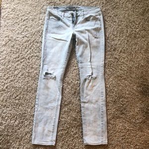 American Eagle Light Wash Jeans